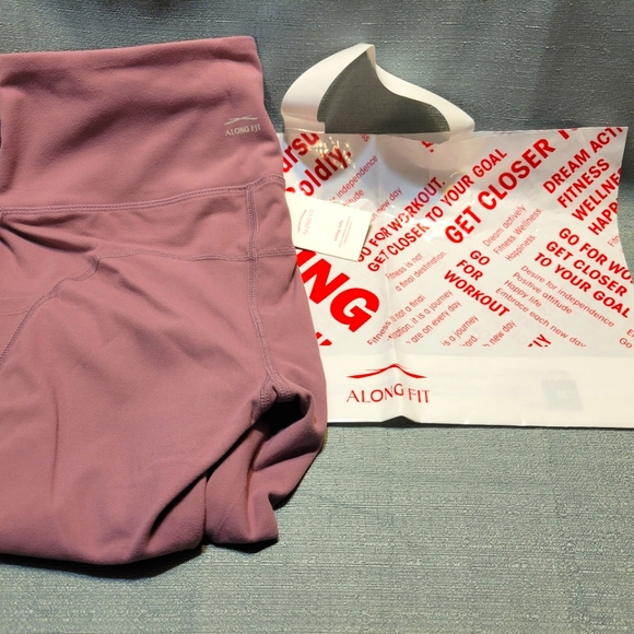 Along Fit Yoga Capri Legging Pants- New in Package - Picture 7 of 7